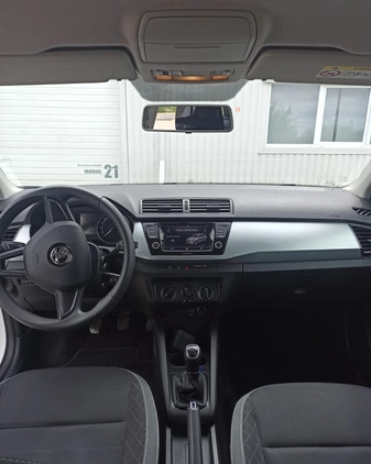 Skoda Fabia cena 39500 przebieg: 120000, rok produkcji 2018 z Warszawa małe 56
